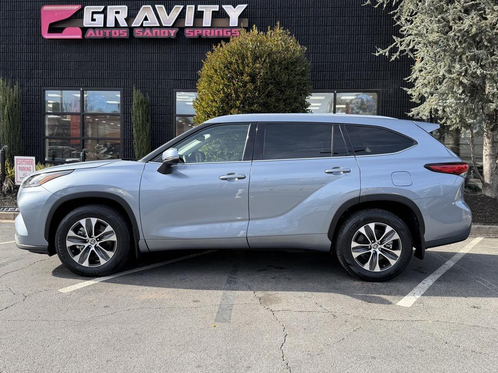 used 2020 Toyota Highlander car, priced at $26,895
