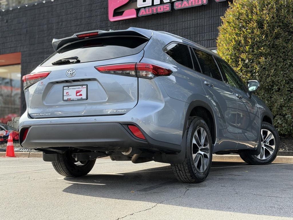 used 2020 Toyota Highlander car, priced at $26,895