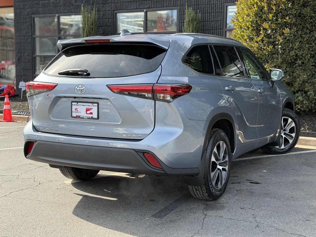 used 2020 Toyota Highlander car, priced at $26,895