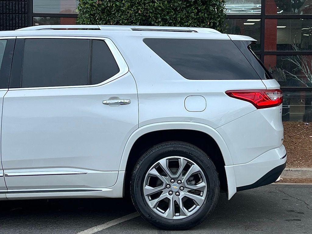 used 2021 Chevrolet Traverse car, priced at $24,595