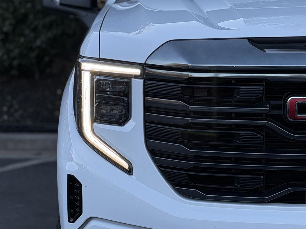 used 2023 GMC Sierra 1500 car, priced at $42,985