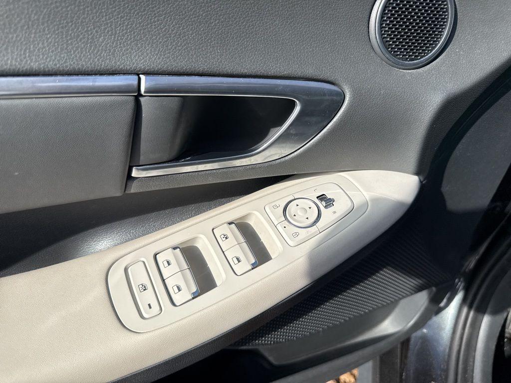 used 2022 Hyundai Sonata Hybrid car, priced at $14,557