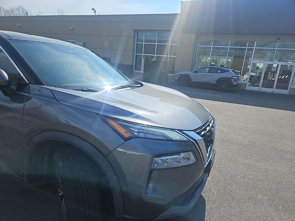 used 2021 Nissan Rogue car, priced at $17,557