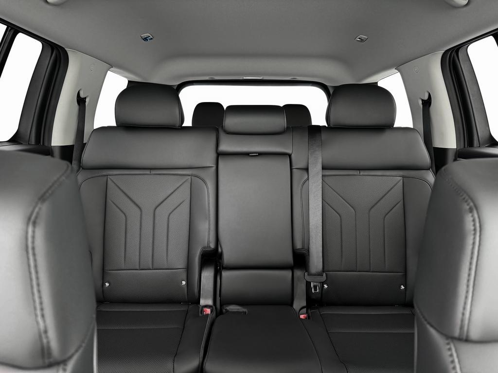 used 2025 Hyundai Santa Fe car, priced at $34,999