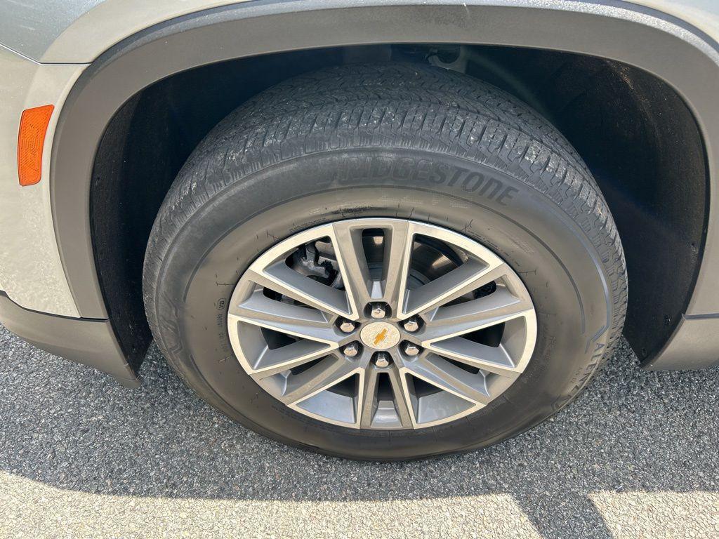 used 2023 Chevrolet Traverse car, priced at $30,667