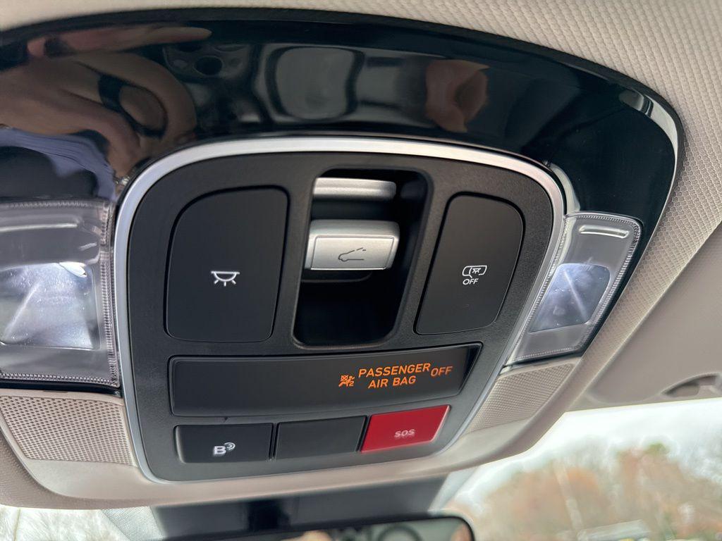 used 2025 Hyundai TUCSON Hybrid car, priced at $32,499