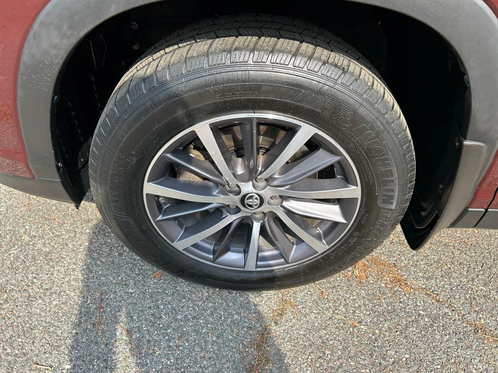 used 2019 Toyota Highlander car, priced at $23,999