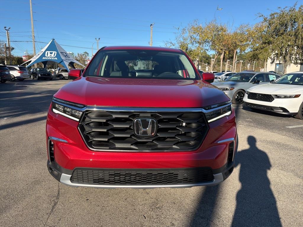 new 2025 Honda Pilot car, priced at $43,955