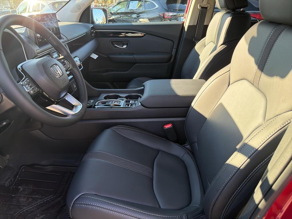 new 2025 Honda Pilot car, priced at $43,955