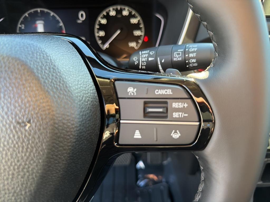 new 2025 Honda Pilot car, priced at $43,955