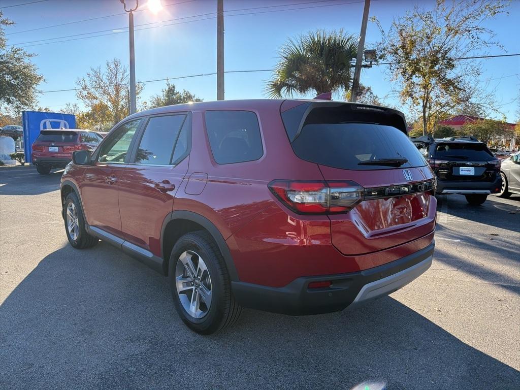 new 2025 Honda Pilot car, priced at $43,955