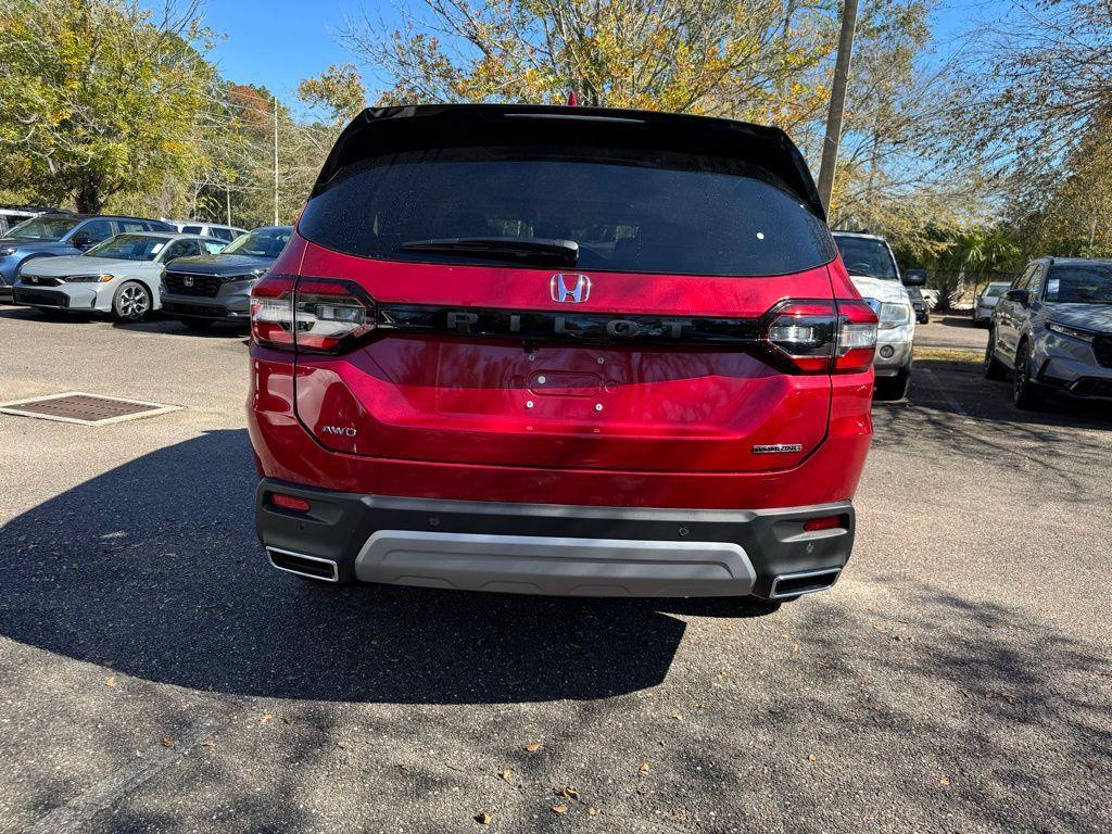 new 2025 Honda Pilot car, priced at $52,280