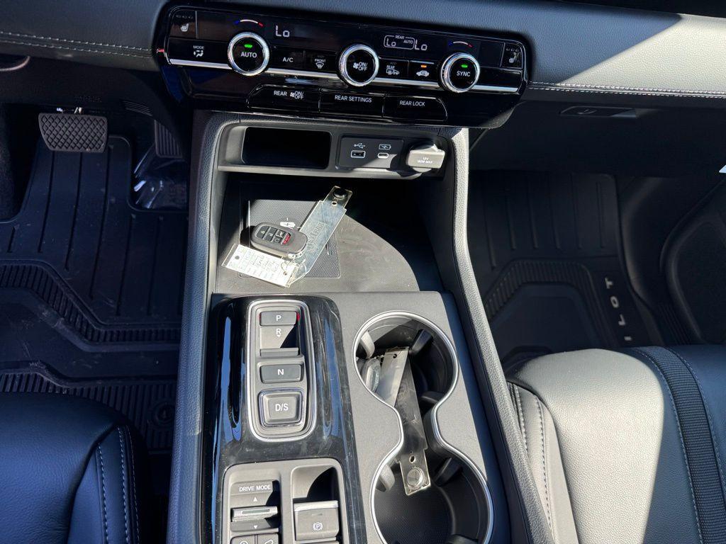 new 2025 Honda Pilot car, priced at $52,280