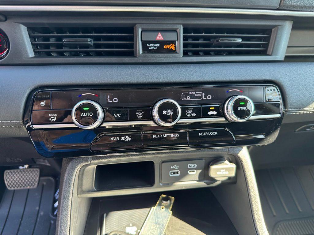 new 2025 Honda Pilot car, priced at $52,280