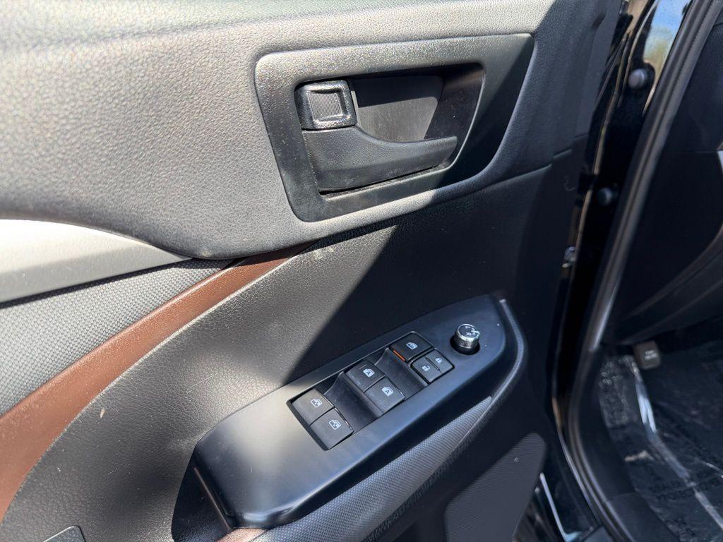 used 2019 Toyota Highlander car, priced at $21,288