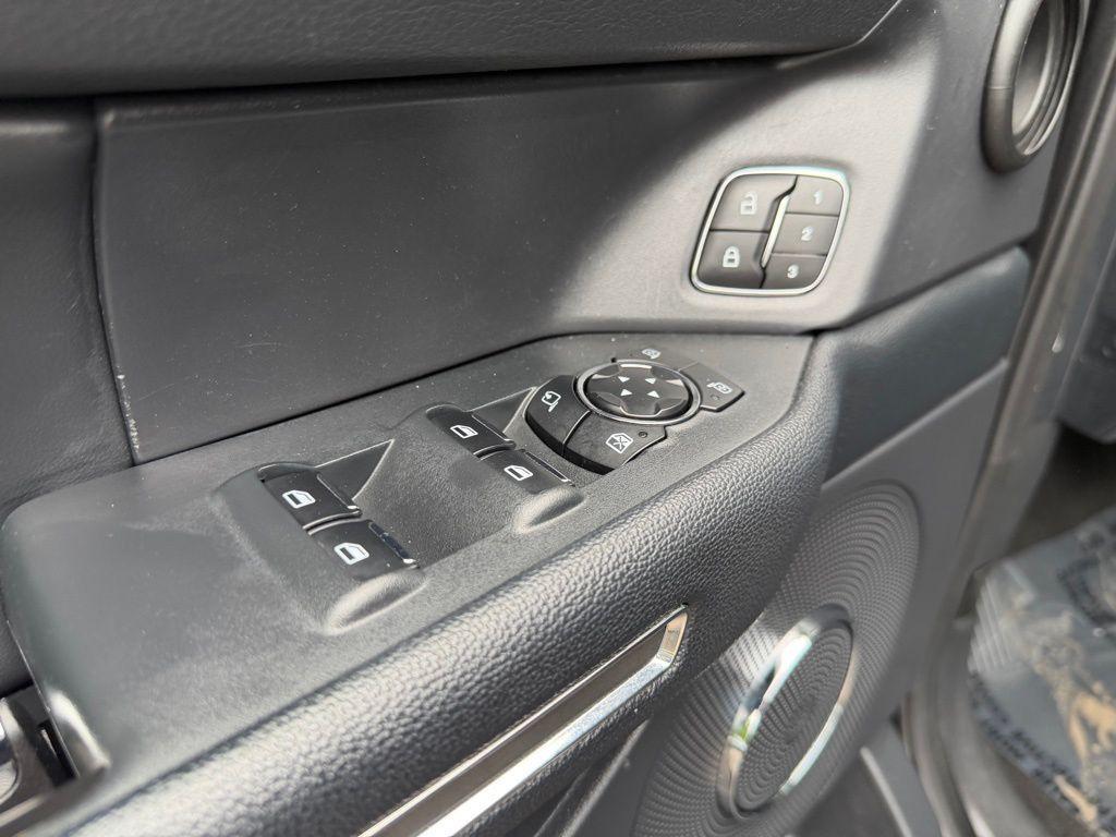 used 2024 Ford Expedition car, priced at $40,385