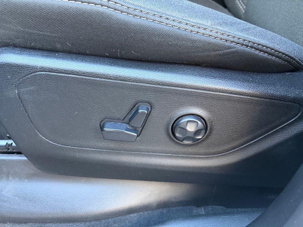 used 2021 Ram 1500 car, priced at $32,584