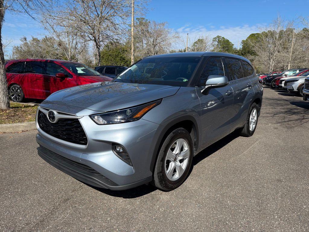 used 2022 Toyota Highlander car, priced at $28,239