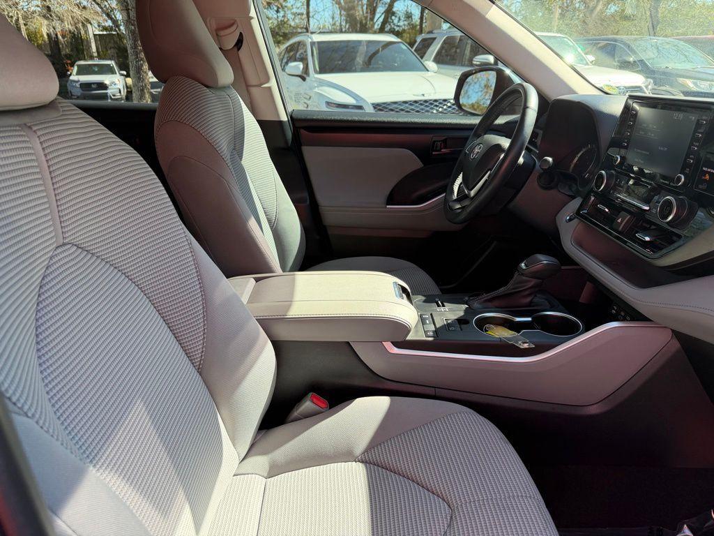 used 2022 Toyota Highlander car, priced at $28,239
