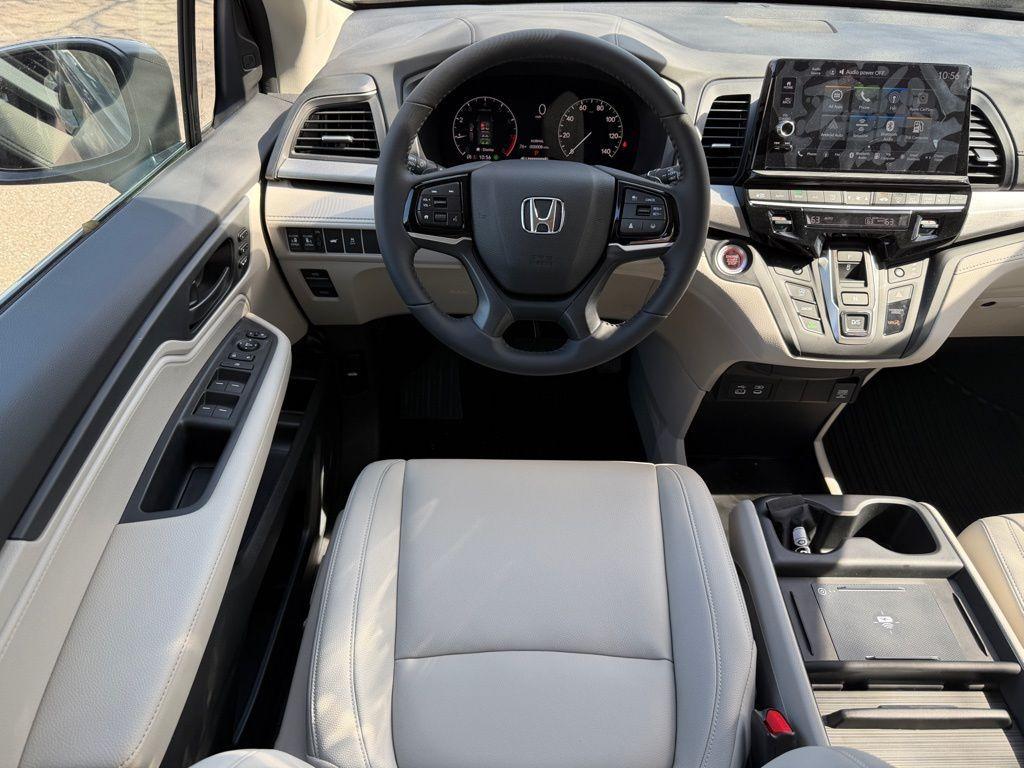 new 2026 Honda Odyssey car, priced at $44,290