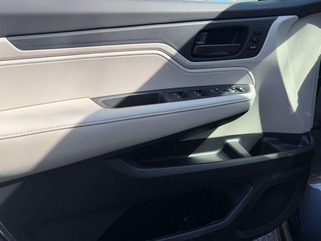 new 2026 Honda Odyssey car, priced at $44,290