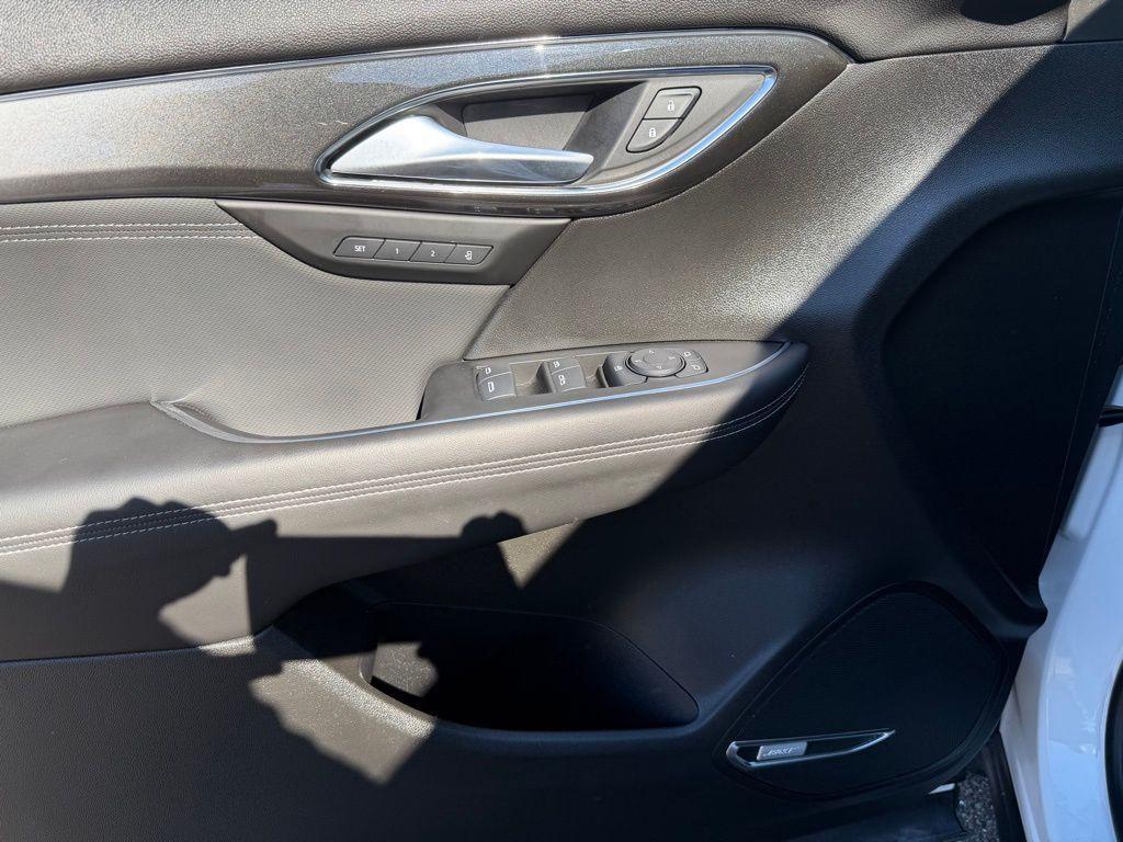 used 2025 Buick Envision car, priced at $26,161