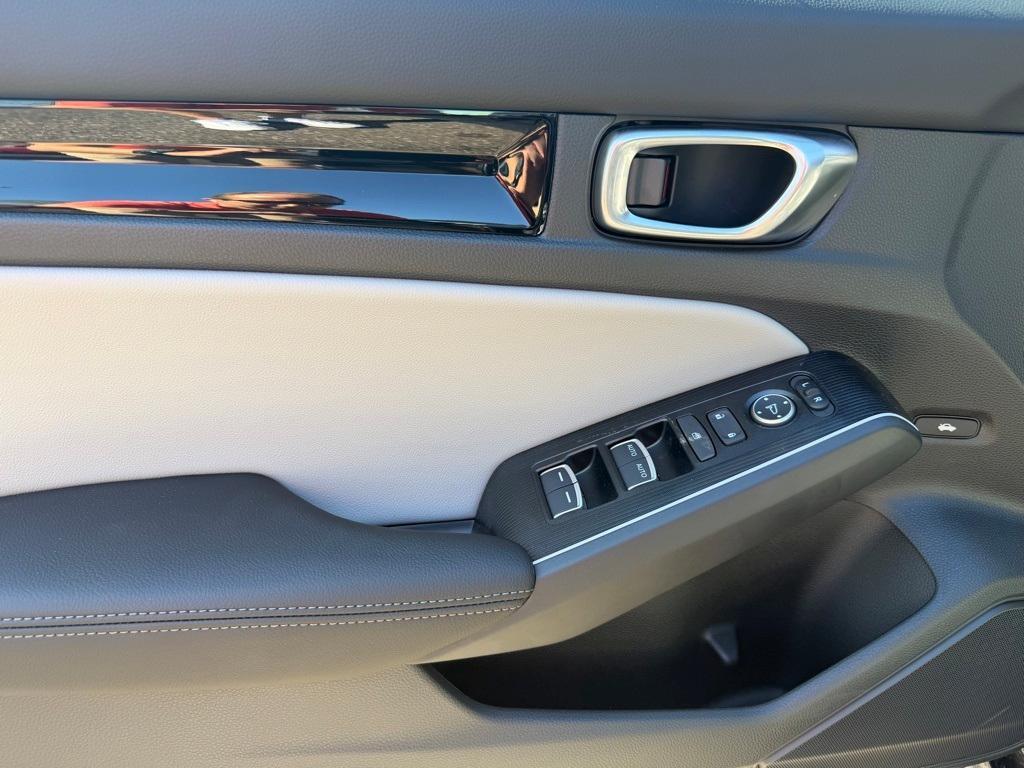 new 2026 Honda Civic Hybrid car, priced at $33,490