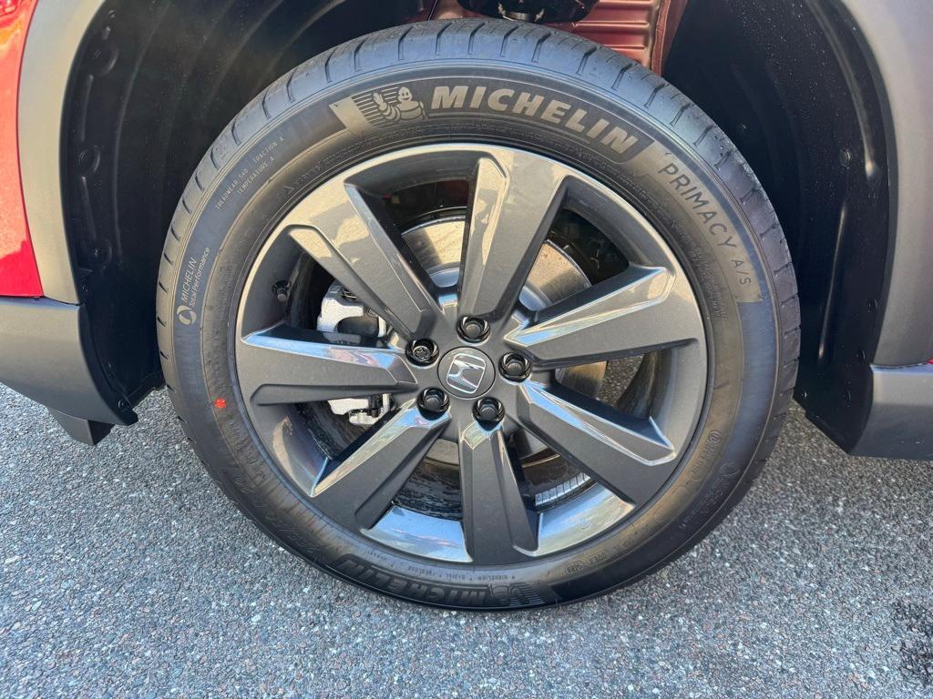 new 2025 Honda Pilot car, priced at $44,250