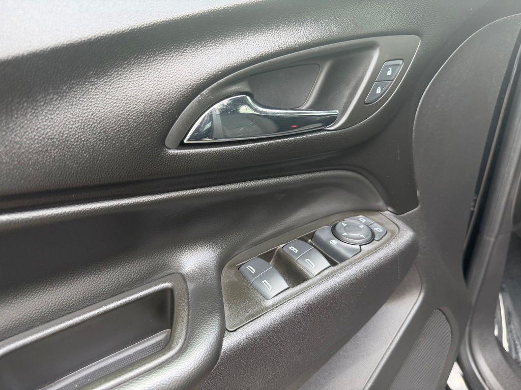used 2024 Chevrolet Equinox car, priced at $19,739