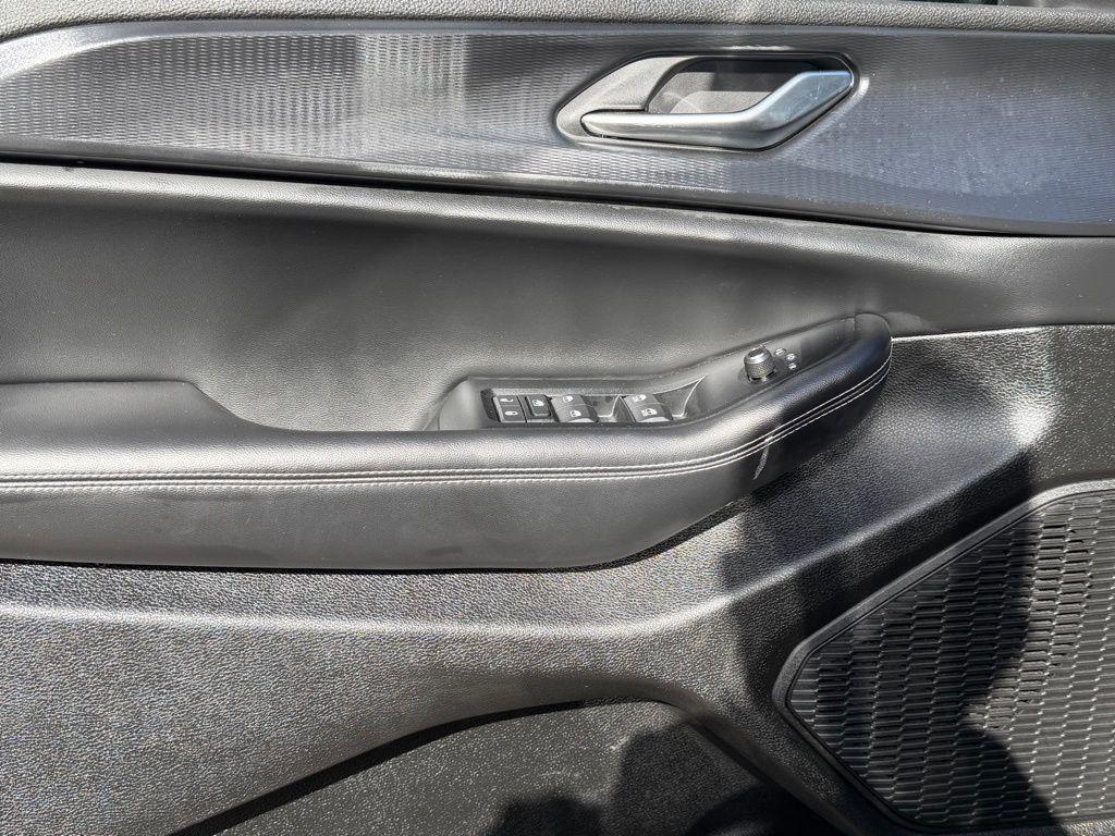 used 2023 Jeep Grand Cherokee L car, priced at $25,097