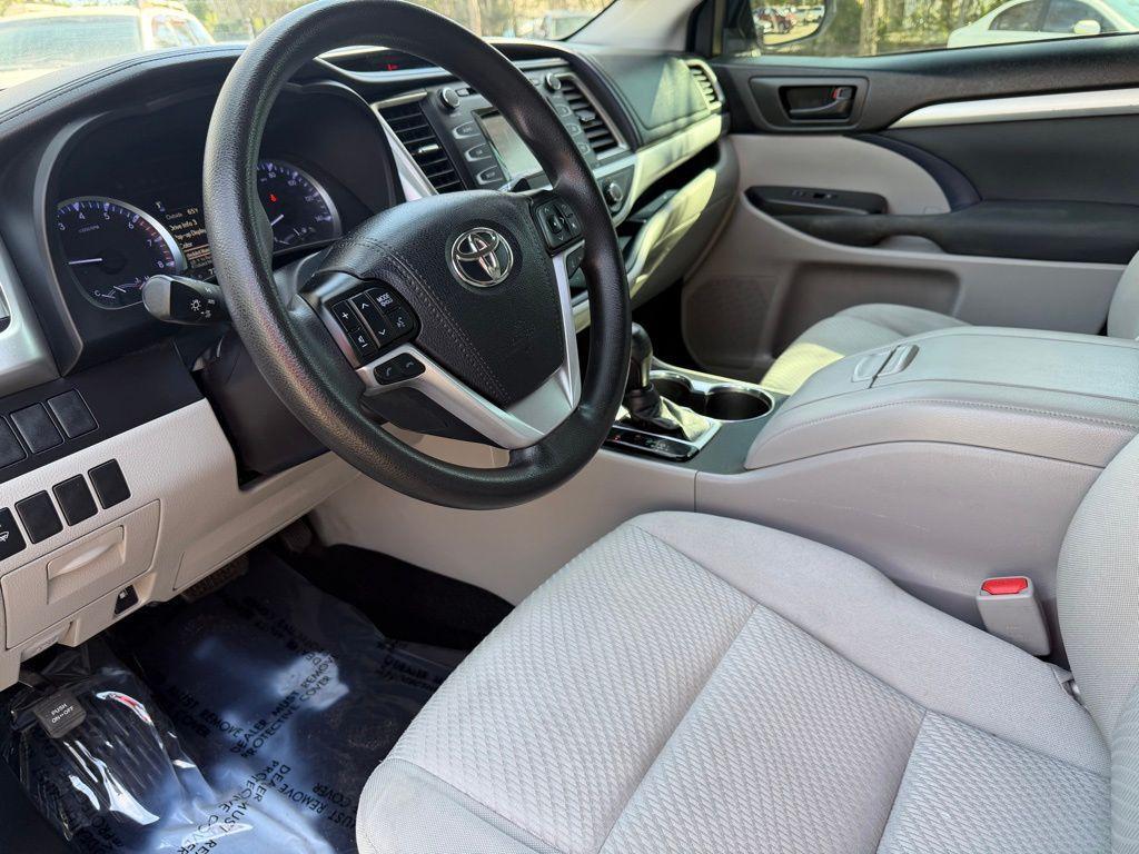 used 2019 Toyota Highlander car, priced at $21,117