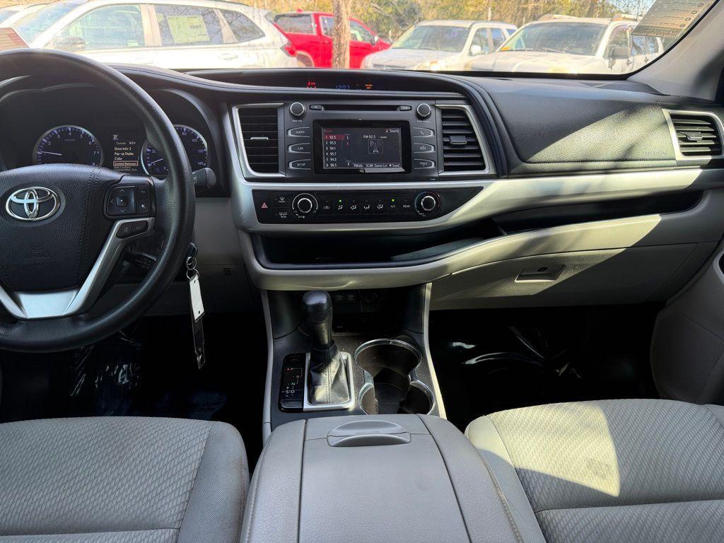 used 2019 Toyota Highlander car, priced at $21,117
