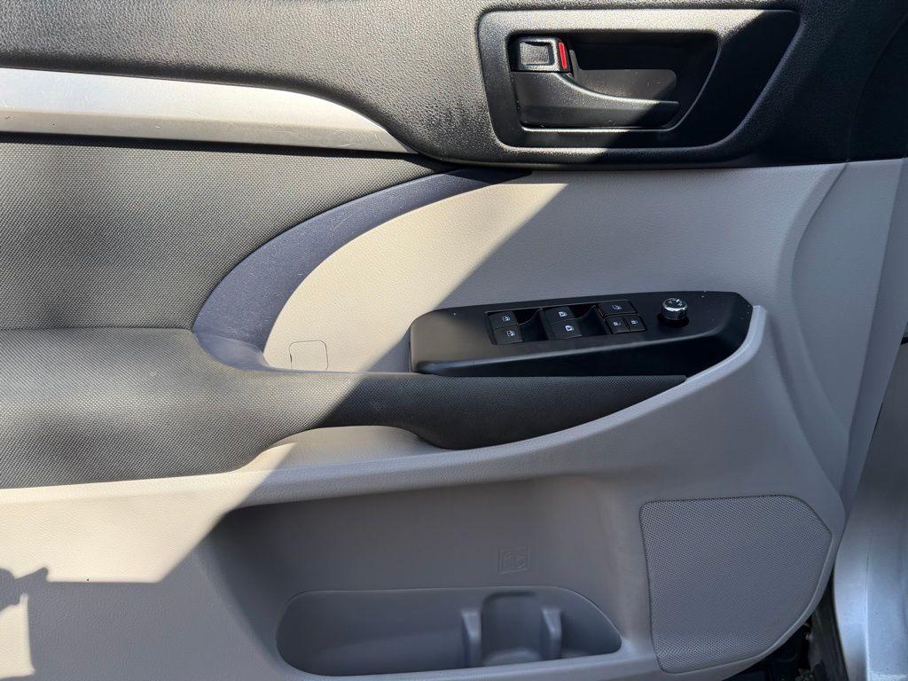 used 2019 Toyota Highlander car, priced at $21,117