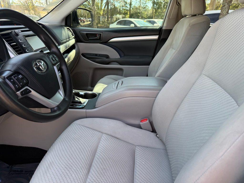 used 2019 Toyota Highlander car, priced at $21,117