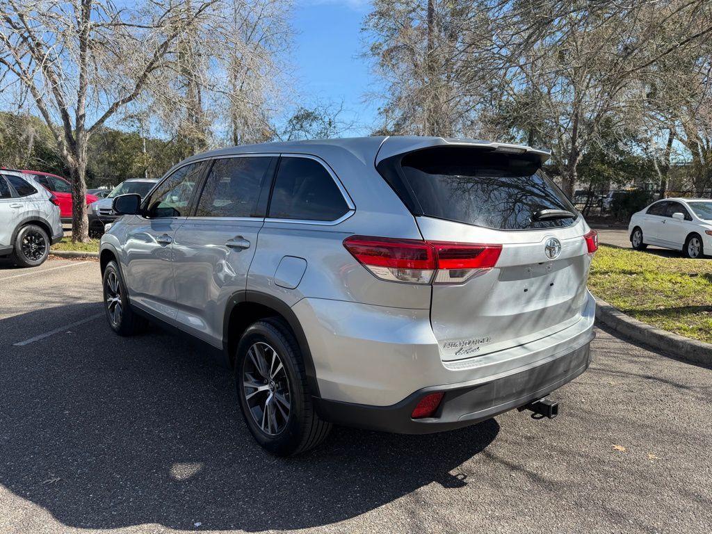 used 2019 Toyota Highlander car, priced at $21,117