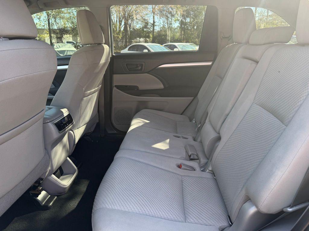 used 2019 Toyota Highlander car, priced at $21,117