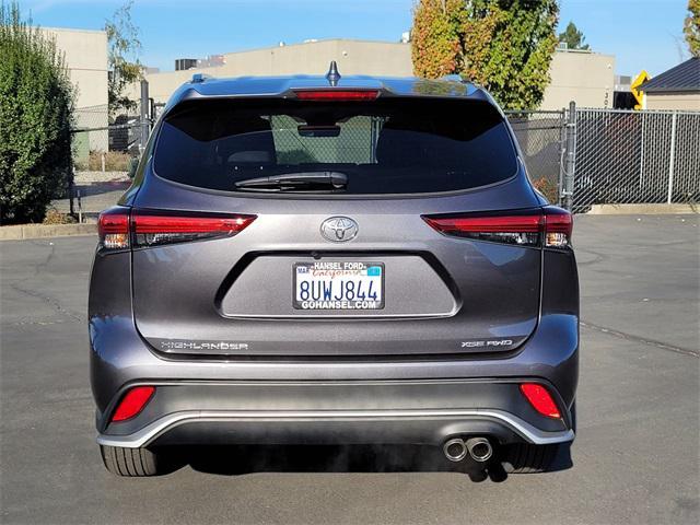 used 2021 Toyota Highlander car, priced at $37,999