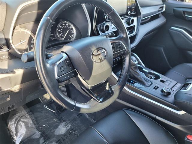 used 2021 Toyota Highlander car, priced at $37,999