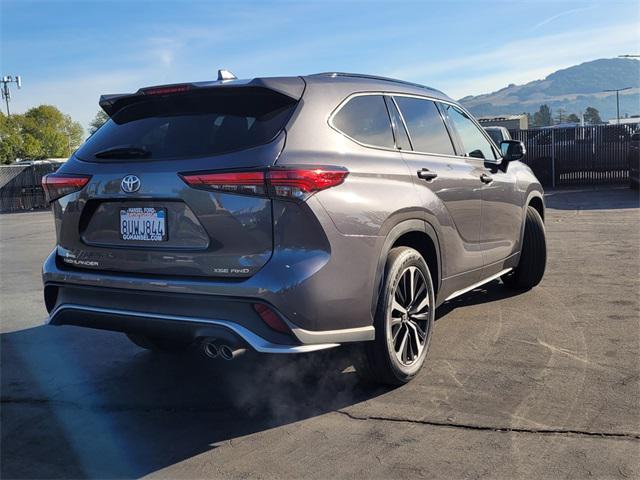 used 2021 Toyota Highlander car, priced at $37,999