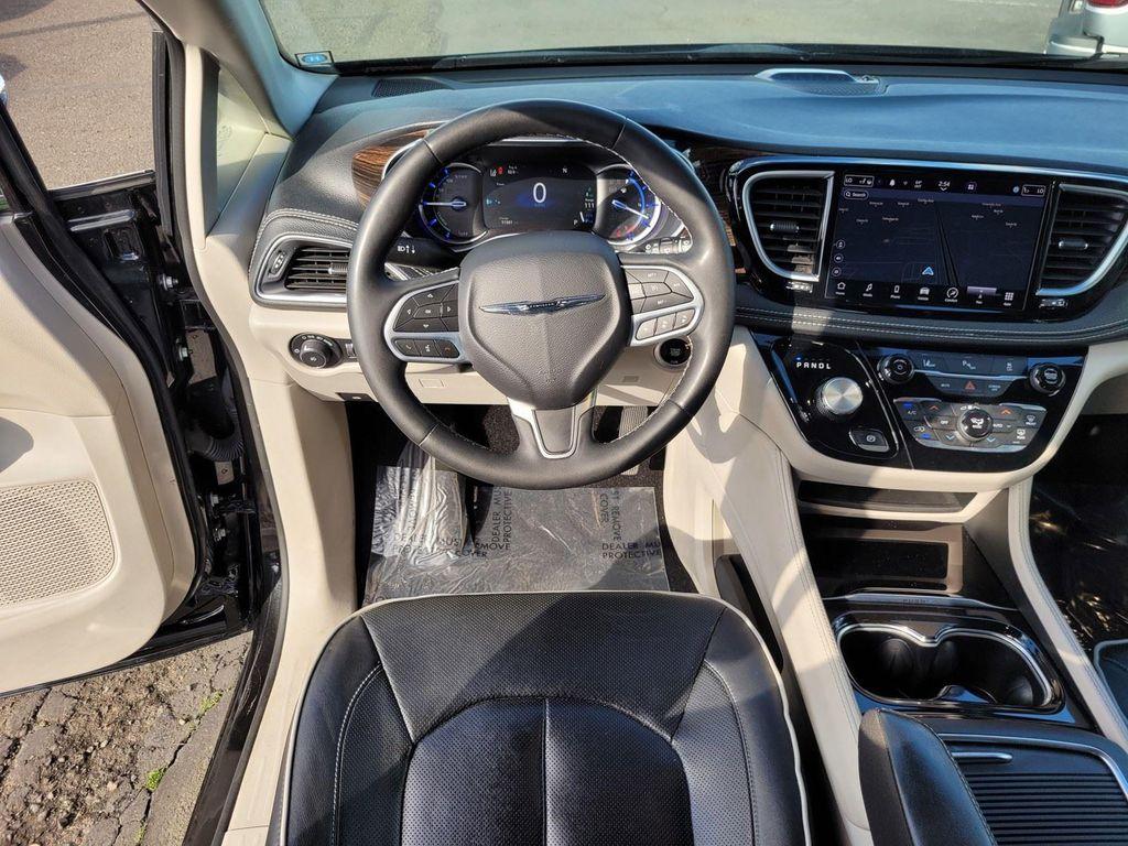 used 2023 Chrysler Pacifica Hybrid car, priced at $27,995