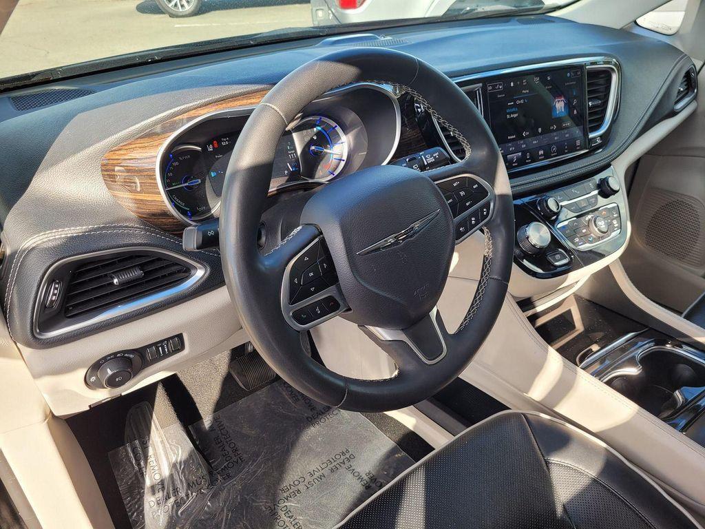 used 2023 Chrysler Pacifica Hybrid car, priced at $27,995