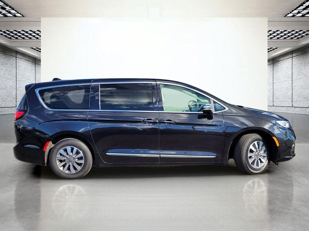 used 2023 Chrysler Pacifica Hybrid car, priced at $27,995