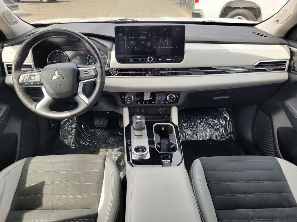 used 2025 Mitsubishi Outlander car, priced at $26,084