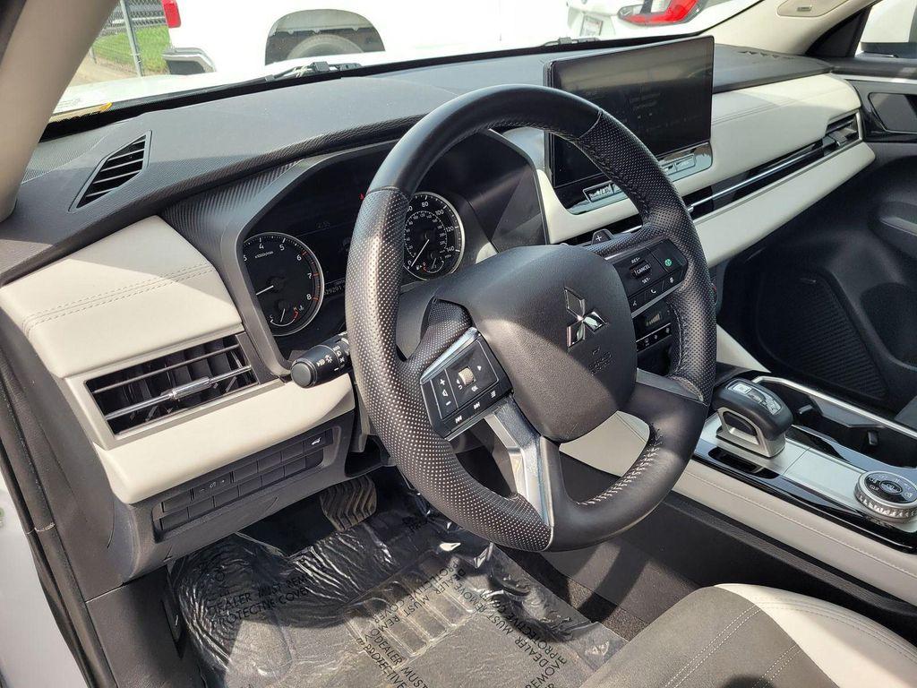 used 2025 Mitsubishi Outlander car, priced at $26,084