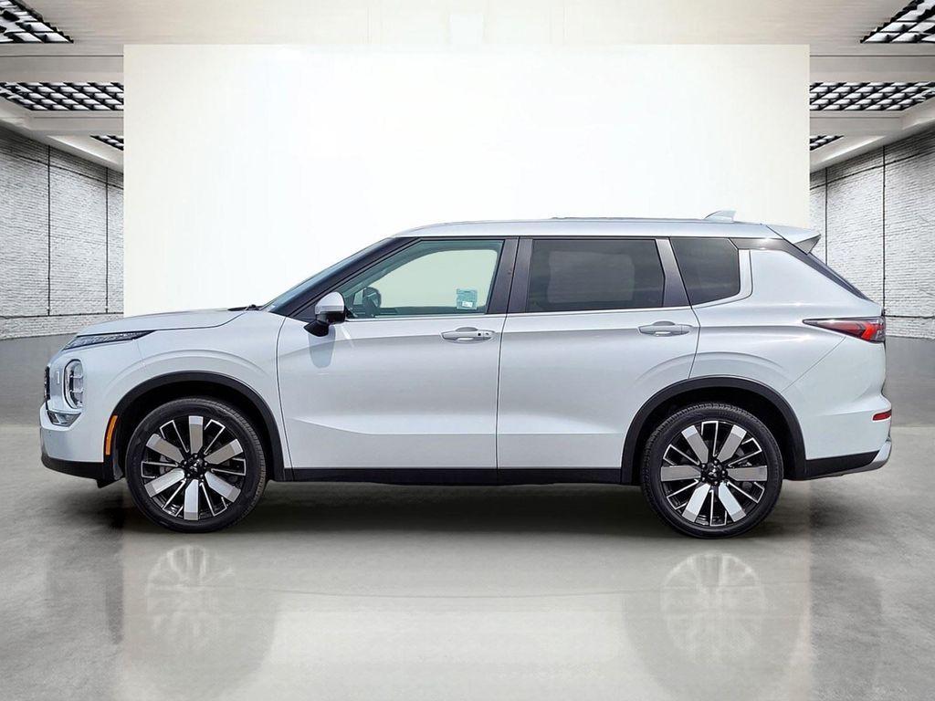 used 2025 Mitsubishi Outlander car, priced at $26,084
