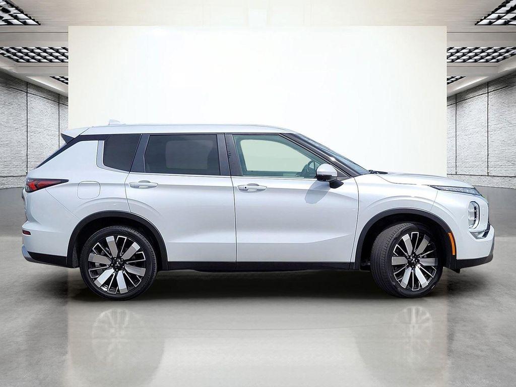 used 2025 Mitsubishi Outlander car, priced at $26,084