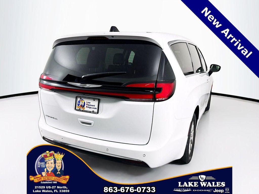 used 2024 Chrysler Pacifica car, priced at $31,000