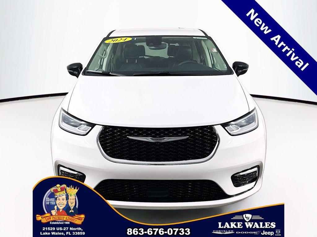 used 2024 Chrysler Pacifica car, priced at $31,000
