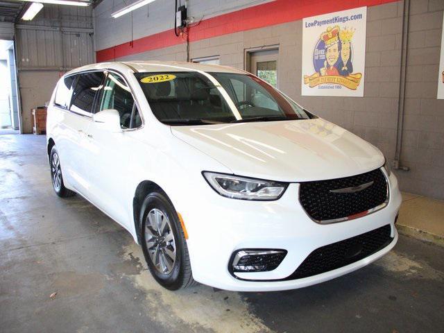 used 2022 Chrysler Pacifica Hybrid car, priced at $27,888