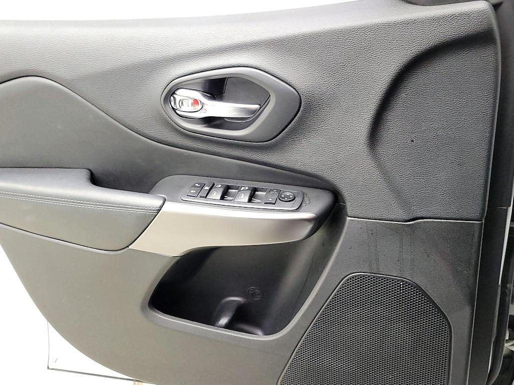 used 2019 Jeep Cherokee car, priced at $14,998